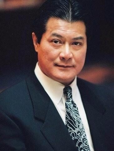 邓光荣（中国香港男演员、制片人、导演）