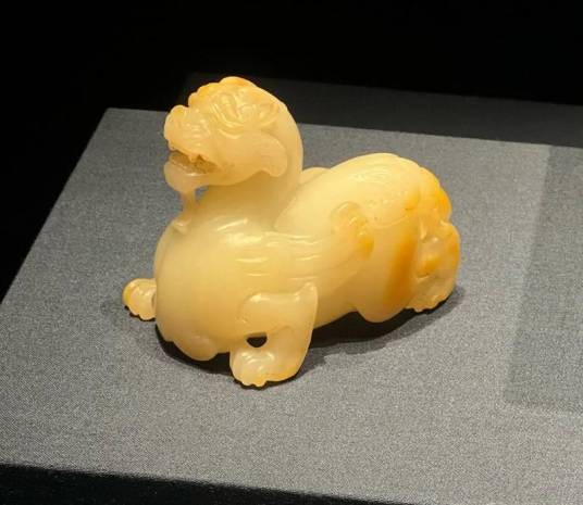 汉代玉器（汉代用各种玉料制作的礼器、装饰品和美术品）