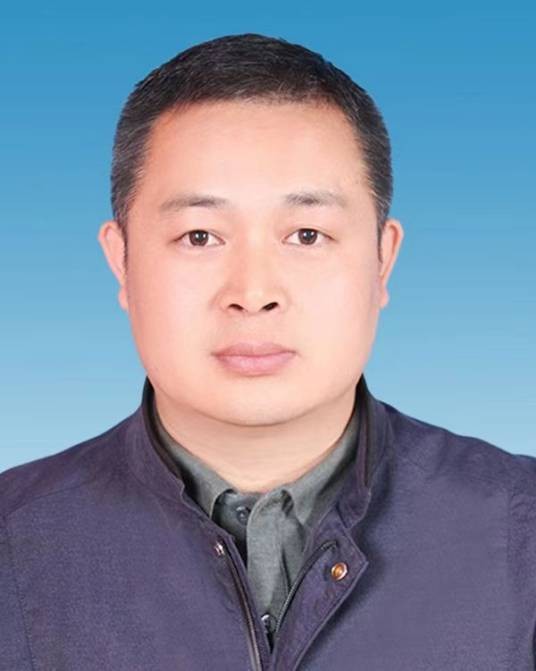 周万辉（江西省高安市委副书记，市人民政府党组书记、市长）