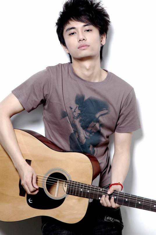 周路明（中国内地男歌手、作家、编剧、导演）