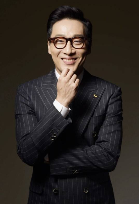 李辉才（韩国搞笑艺人，主持人，演员）