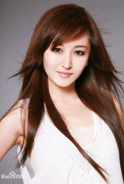 黄思思（中国内地女歌手、演员）