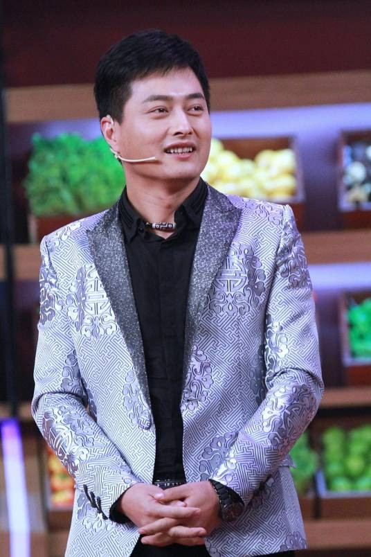 云飞（中国内地男歌手、北京歌剧舞剧院独唱演员）