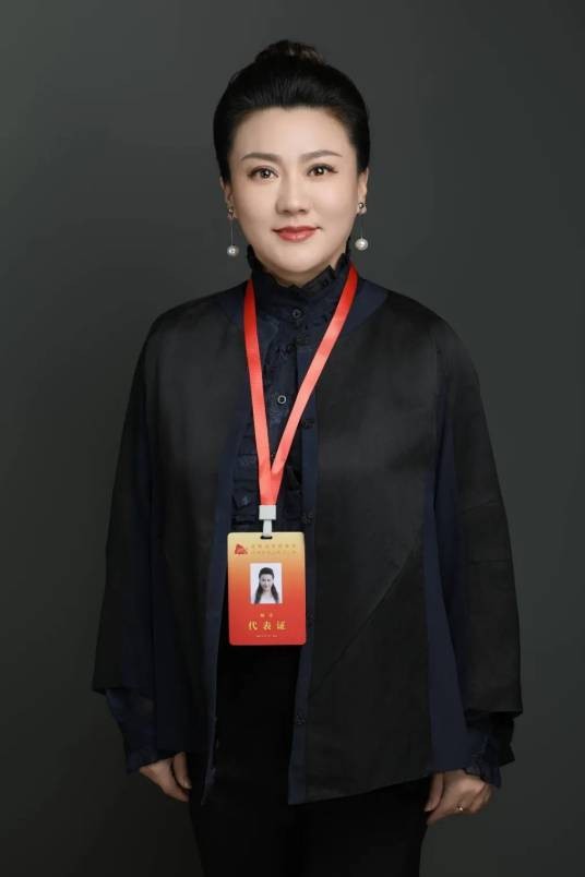 杨菲（北京歌舞剧院一级演员，北京曲艺家协会副主席）