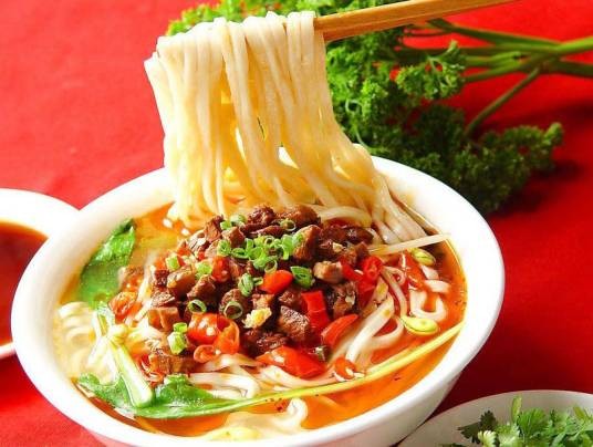米粉（中国南方地区的一种特色小吃）