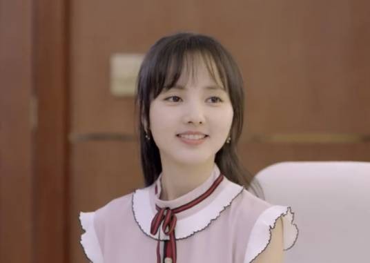 苏简安（小说《陆少的暖婚新妻》中的女主角）