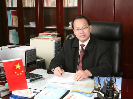何伟军（三峡大学原党委书记）