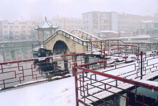 荻港镇