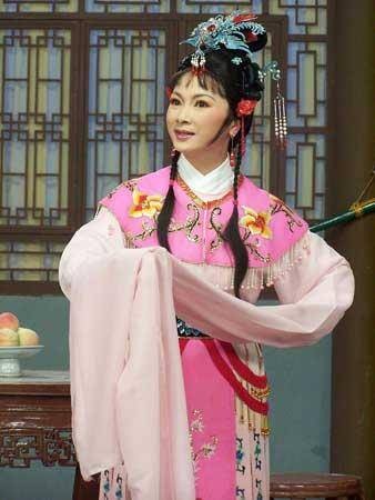 吴素英（绍兴小百花越剧团演员，梅花奖得主）