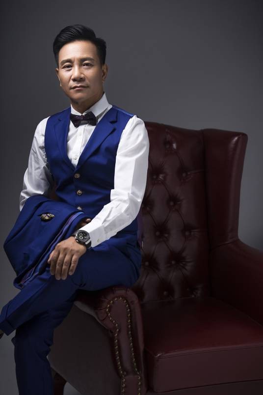 刘思伟（中国内地男歌手、唱作人、主持人、演员）