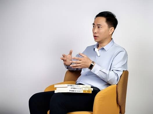 张春光（中国城市报中国城市新时代教育研究中心理事长张春光，新中国式家长学堂创始人。）