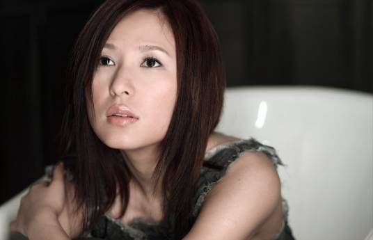 值得一辈子去爱（2000年纪如璟演唱的音乐专辑）