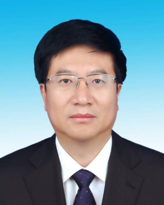 李盈（内蒙古开放大学党委副书记、校长）