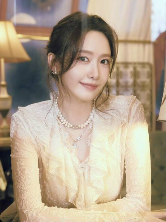 林允儿（韩国女歌手、演员、主持人）