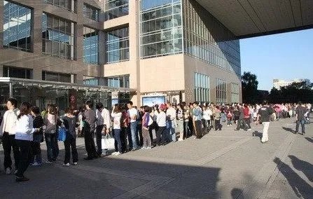什么样的城市才能产生排队经济现象?
