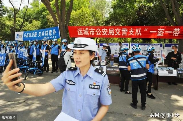 朋友圈都是头盔怎么回事?
