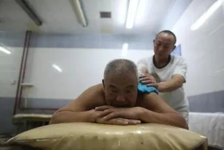 南方男子在东北搓澡后报警,南北方都有哪些文化差异呢?