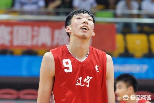 周琦每次出场,美国球迷都会欢呼,这是为什么?