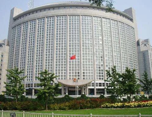 王毅宣布了哪些领事利民好消息?