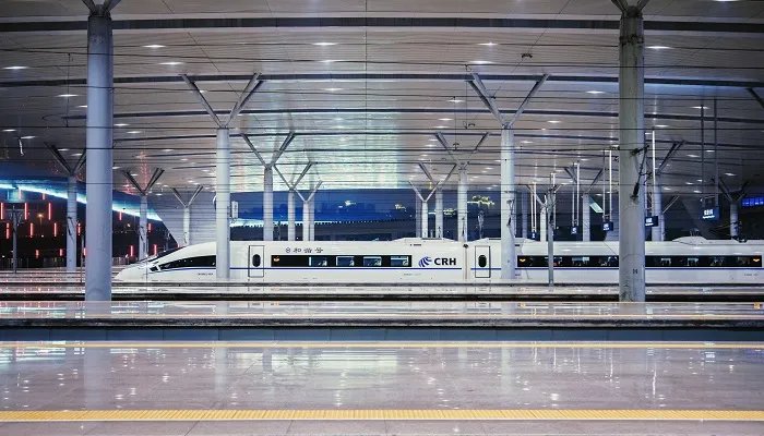 我国哪种交通工具是靠左行驶的 我国靠左行驶的交通工具是什么