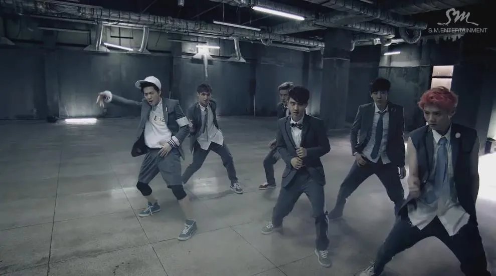 咆哮剧情版mv解析(EXO《咆哮》到底多厉害)