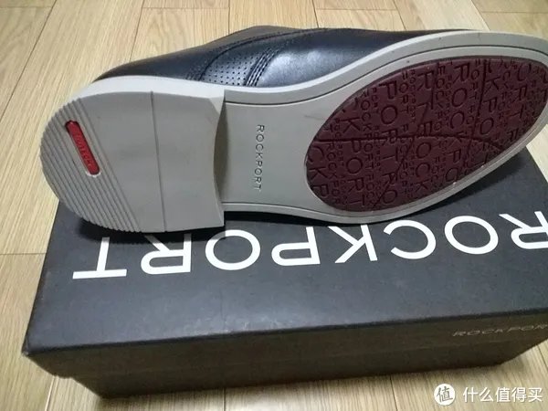 买鞋狂魔匠 篇一:斯凯奇+Rockport 男鞋 晒单*尺码建议*买小了半码的感觉