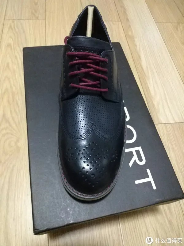 买鞋狂魔匠 篇一:斯凯奇+Rockport 男鞋 晒单*尺码建议*买小了半码的感觉