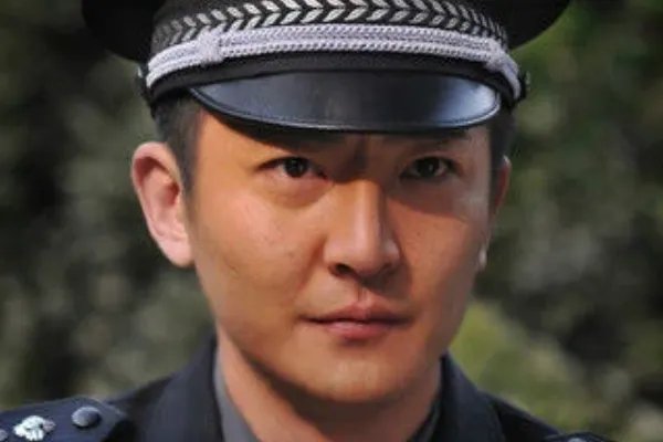《营盘镇警事》的演员有哪些?