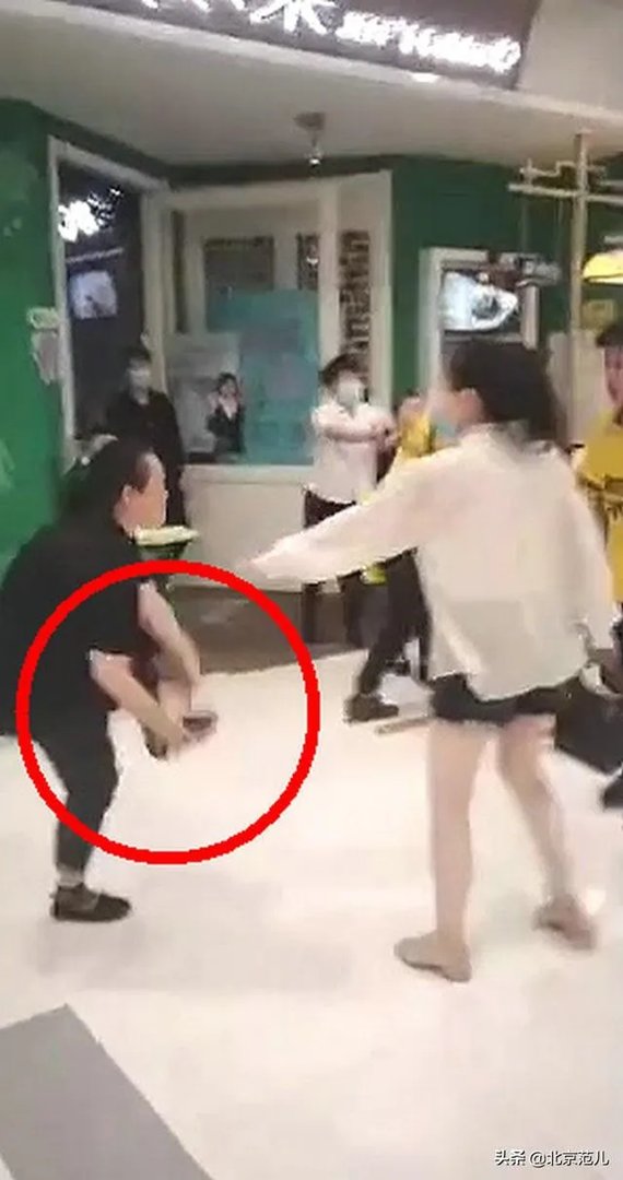 美团女外卖员