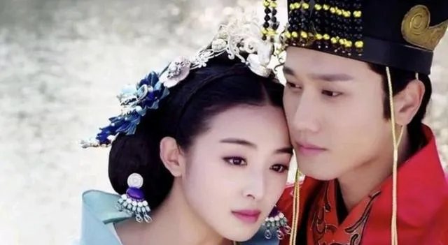 如何看待张含韵否认与彭冠英结婚,并称自己单身?