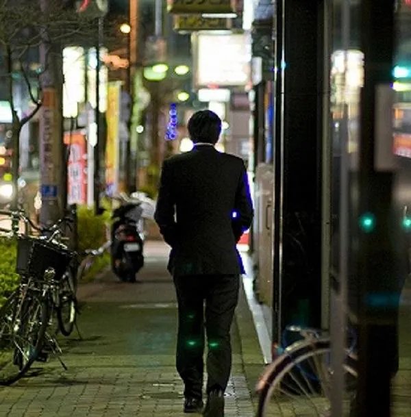 你对日本讨论征收单身税有何看法?