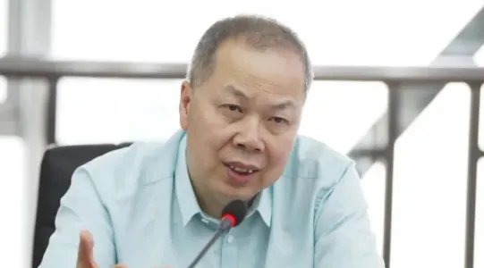 中国铁建集团董事长陈奋健坠楼身亡,背后有何隐情?