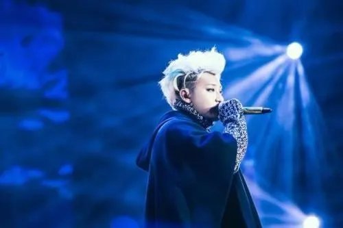 黄子韬父亲自曝身价200亿,那么黄子韬当初为什么要辛苦做练习生?