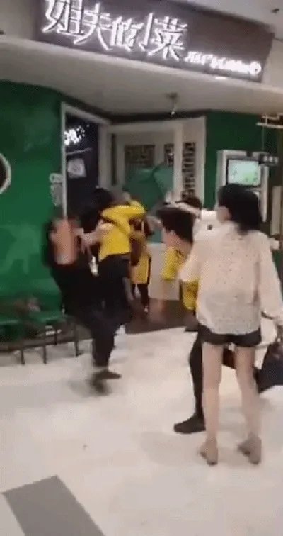 美团女外卖员