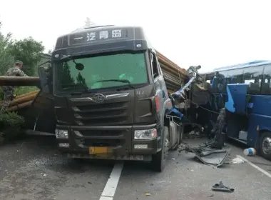 重庆市合川区发生一起交通事故致5死，司机是否存在重大过失？