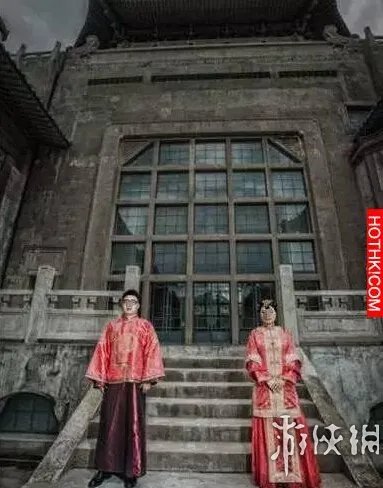 确定没欠摄影师钱?结婚照拍成冥婚照?这下场好惨啊
