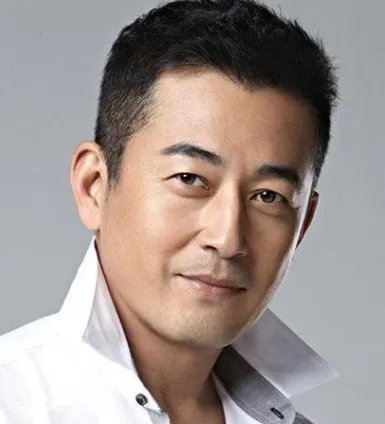 为娶张歆艺丢弃原配,与儿子闹翻的王志飞,后来怎样?