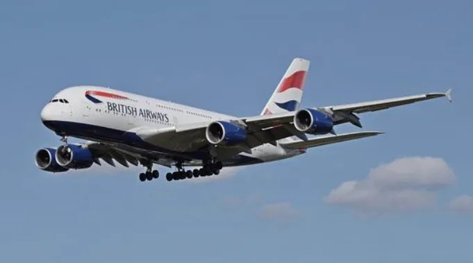 英国航空拍卖17件藏品救急，此次拍卖预估总价高达多少？