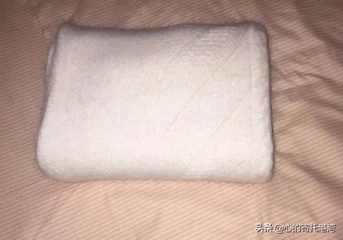 如何叠长袖的衣服?