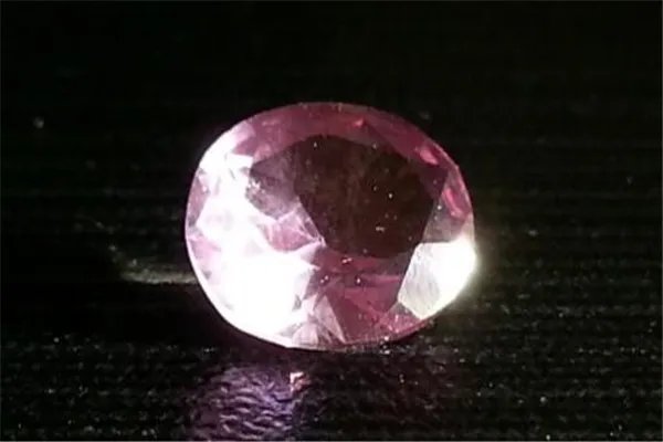 世界十大最贵的石头 塔菲石每克拉3.5万美元,最后一种很少见