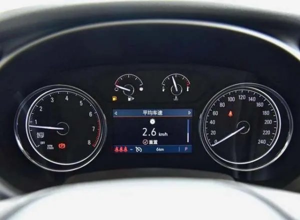 不到22万的中大型轿车,入门版的别克君越,配置够用吗?