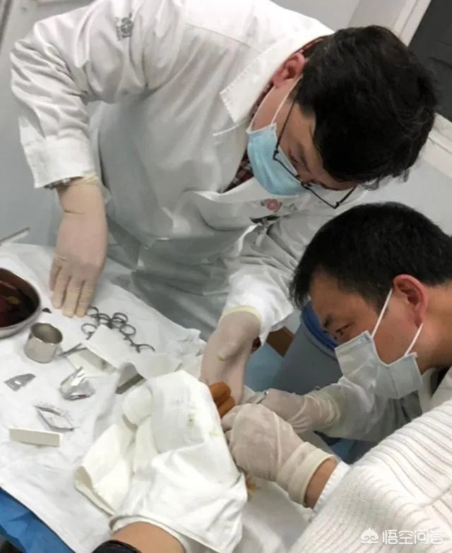 韩德君手掌骨折,出战成疑,辽宁队能不能拿下北京队?