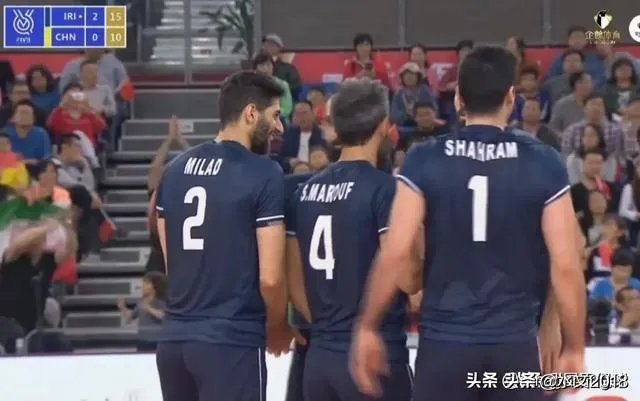 中国男排0:3完败伊朗仍晋级半决赛,如何评价两队全方位差距?