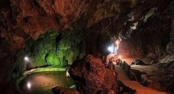 尸骸遍地走3小时无尽头的重庆洞穴,隐藏了什么秘密?