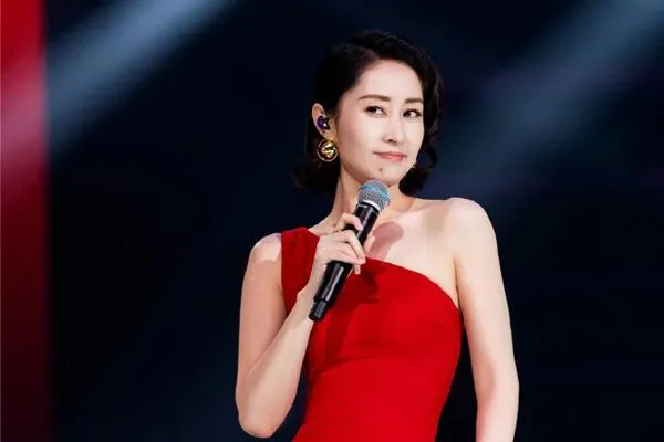 刘敏涛表情管理上热搜,是有意为之还是真性情?