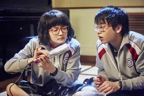 金鸡奖初选名单曝光?,为何《闪光少女》登榜会遭争议?