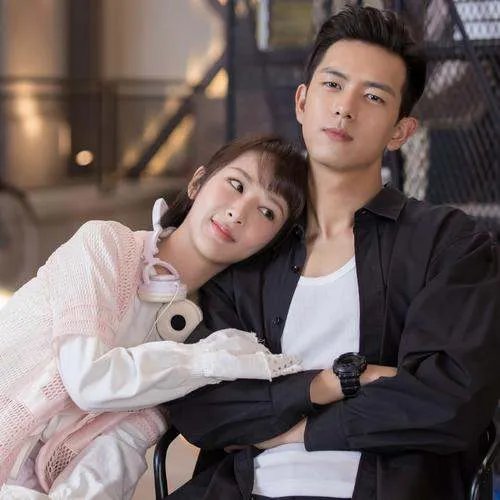 杨紫连续三年为李现庆生,他们当初是如何结识的?