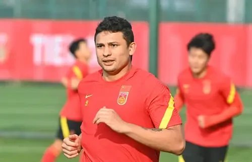 国足1:1战平澳大利亚,艾克森在场上的表现如何?