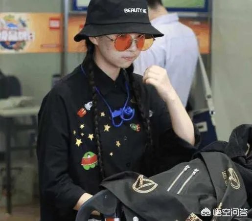 曾经在春晚舞台惊艳众人的小彩旗,现在怎么样了?