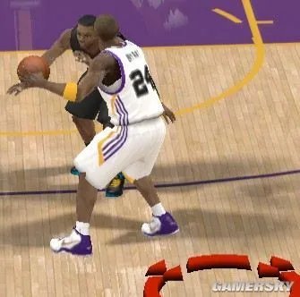 《NBA 2K12》过人方法(名人堂适用)